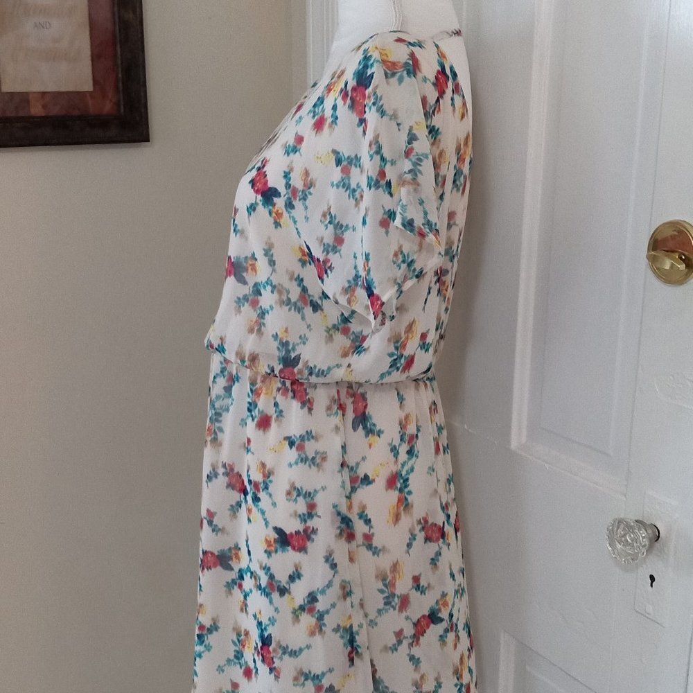 Women's Lovely Short Sleeve Wrap Detail Floral Mini Dress with Lining (Size M) - Picture 5 of 8